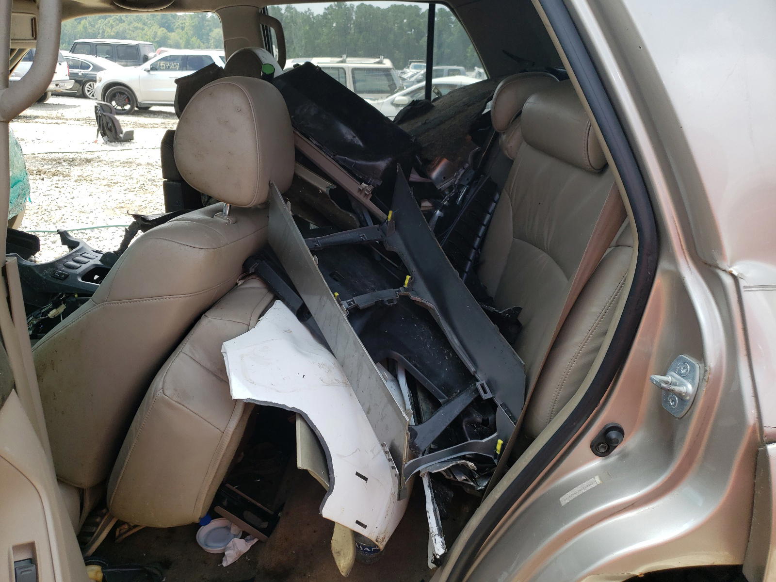 Photo 6 from auction – 2003 TOYOTA 4RUNNER LI with VIN JTEBT17R630023700