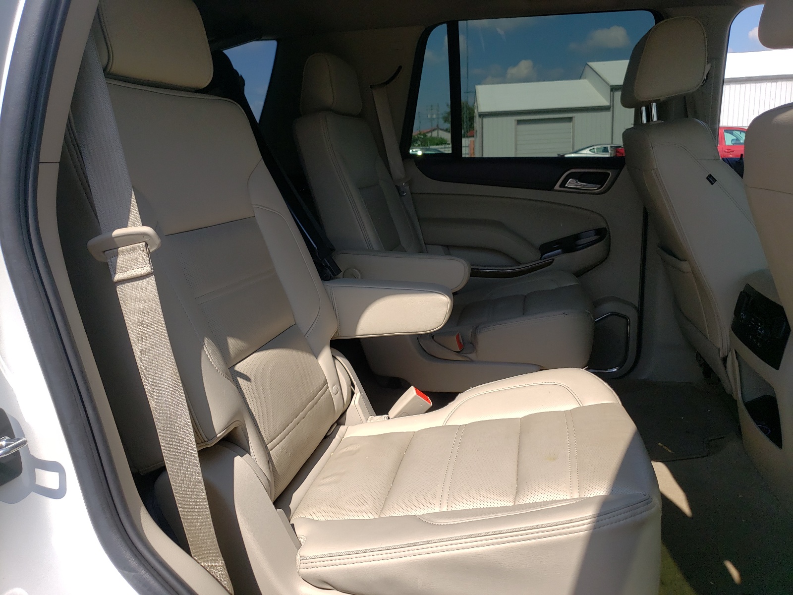 Photo 6 from auction – 2017 GMC YUKON DENA with VIN 1GKS2CKJ2HR149063