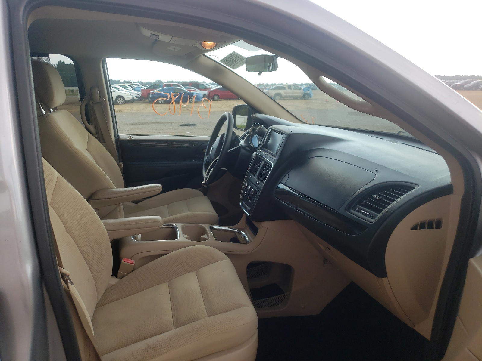 Photo 5 from auction – 2016 DODGE GRAND CARA with VIN 2C4RDGCG3GR220424