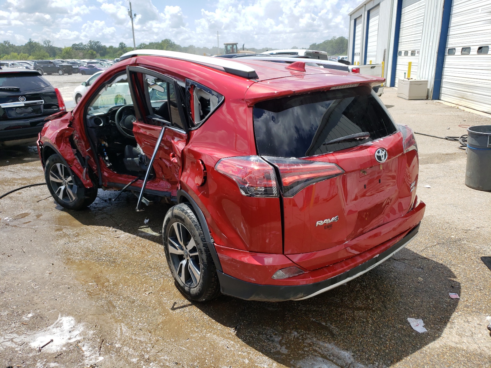 Photo 3 from auction – 2016 TOYOTA RAV4 XLE with VIN 2T3RFREV4GW468902
