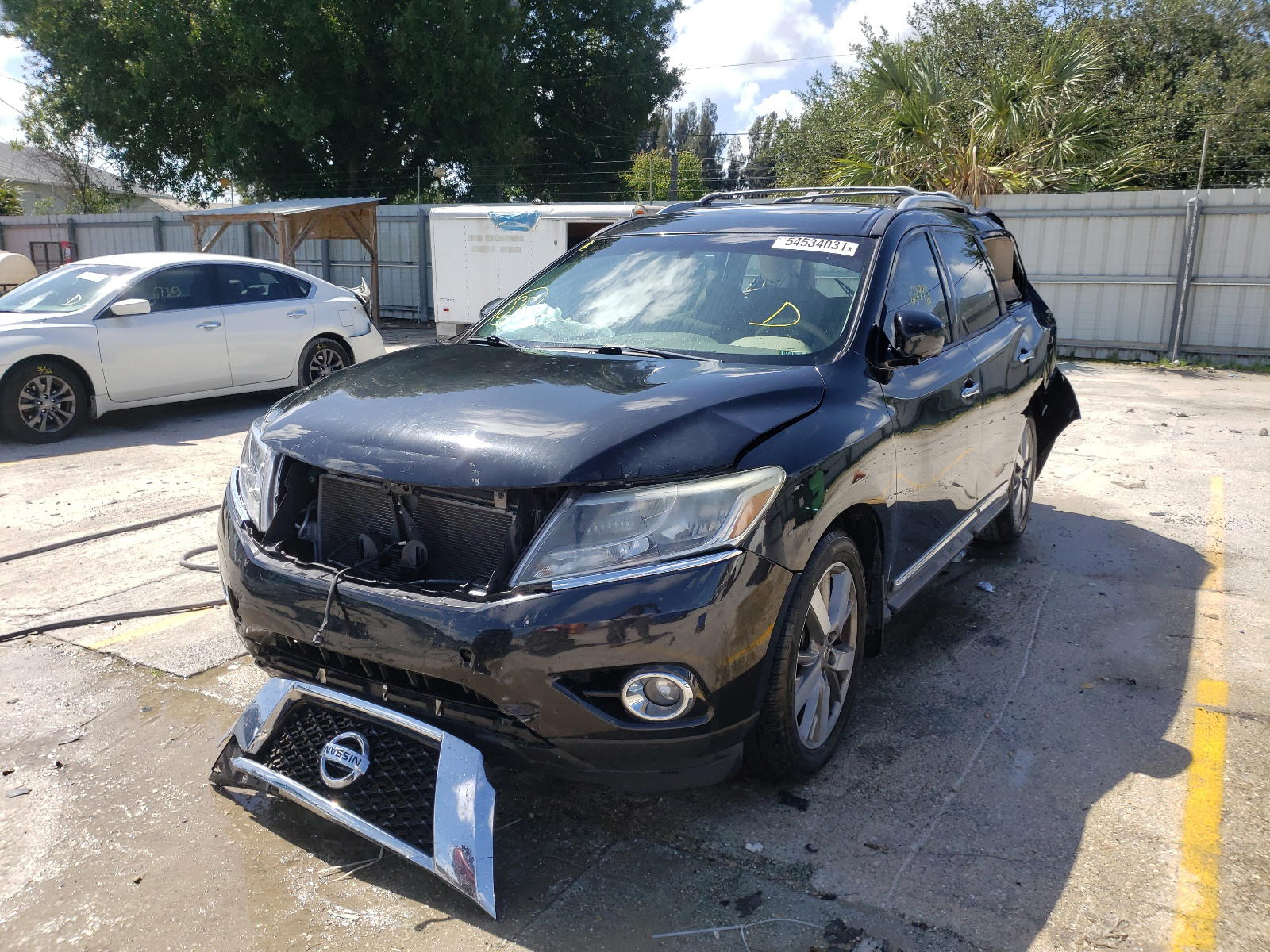 Photo 2 from auction – 2015 NISSAN PATHFINDER with VIN 5N1AR2MN4FC654112