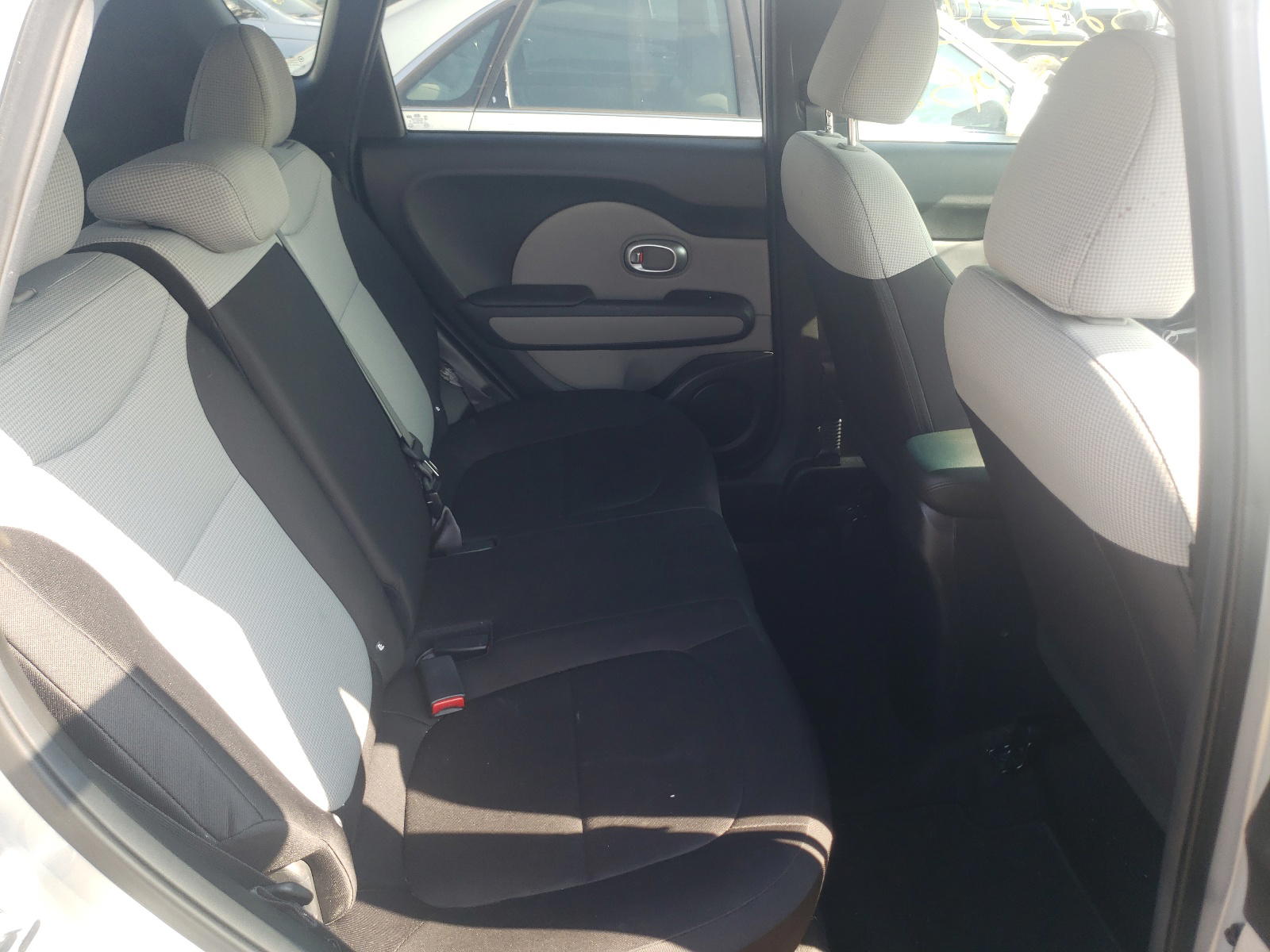 Photo 6 from auction – 2015 KIA SOUL with VIN KNDJN2A28F7783747