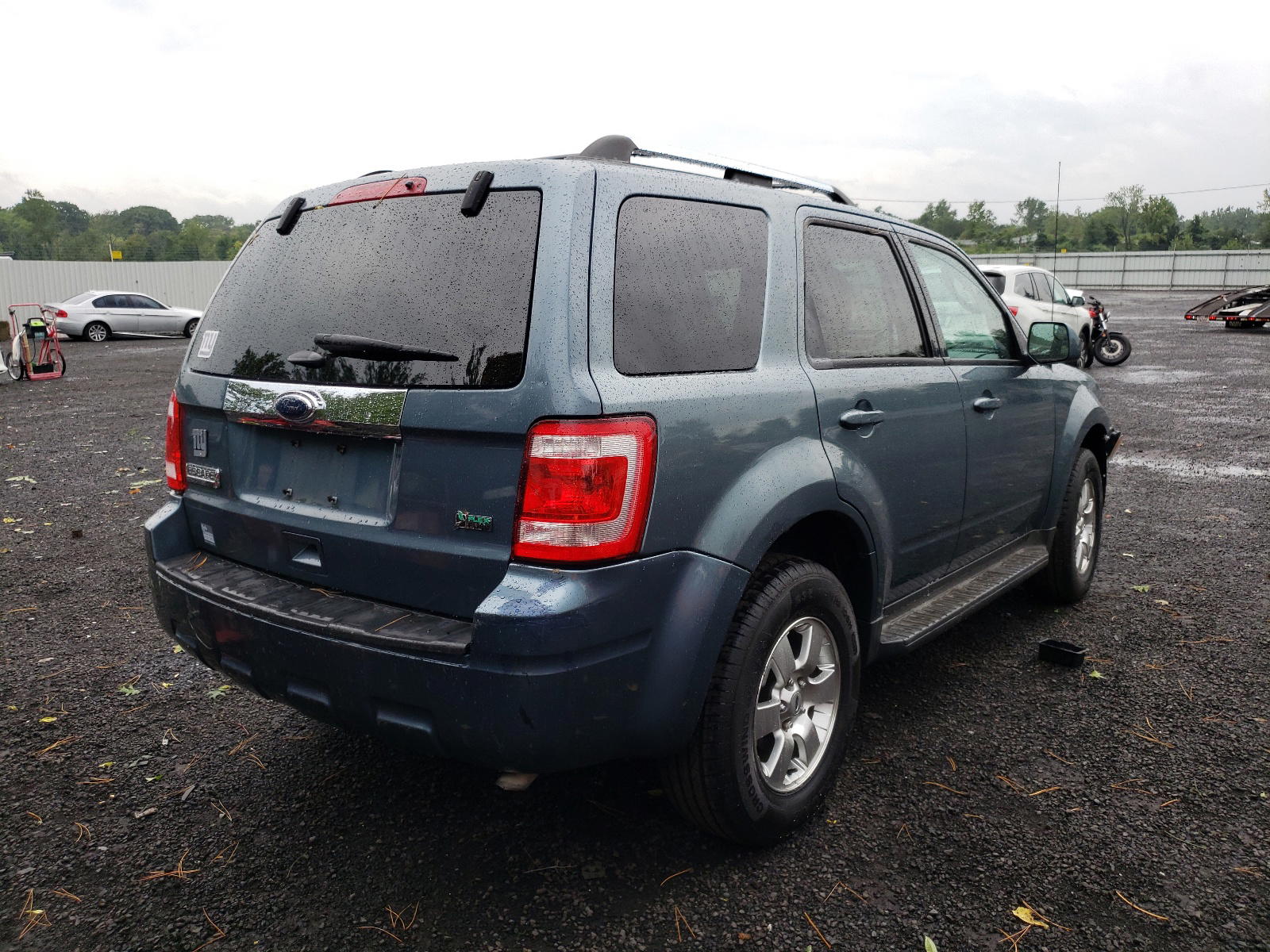 Photo 4 from auction – 2011 FORD ESCAPE with VIN 1FMCU9EG0BKB17768