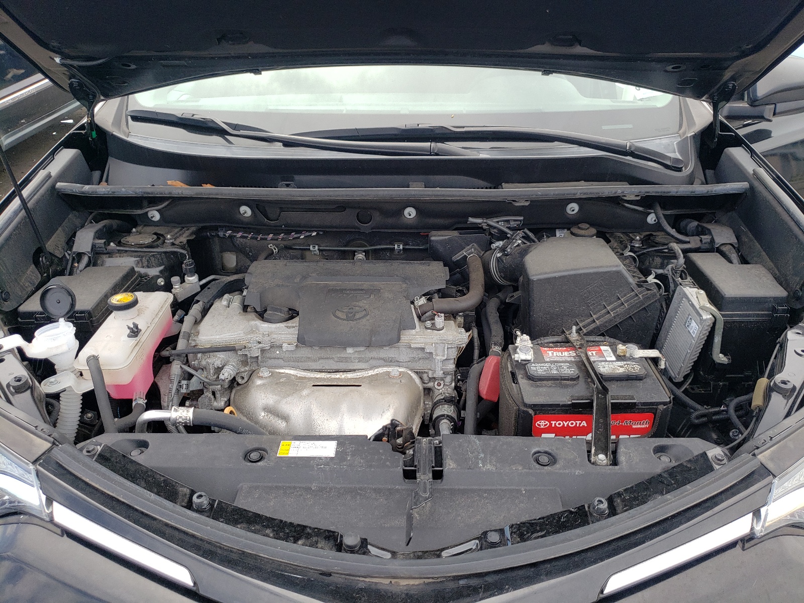 Photo 7 from auction – 2018 TOYOTA RAV4 LE with VIN 2T3BFREV8JW805774