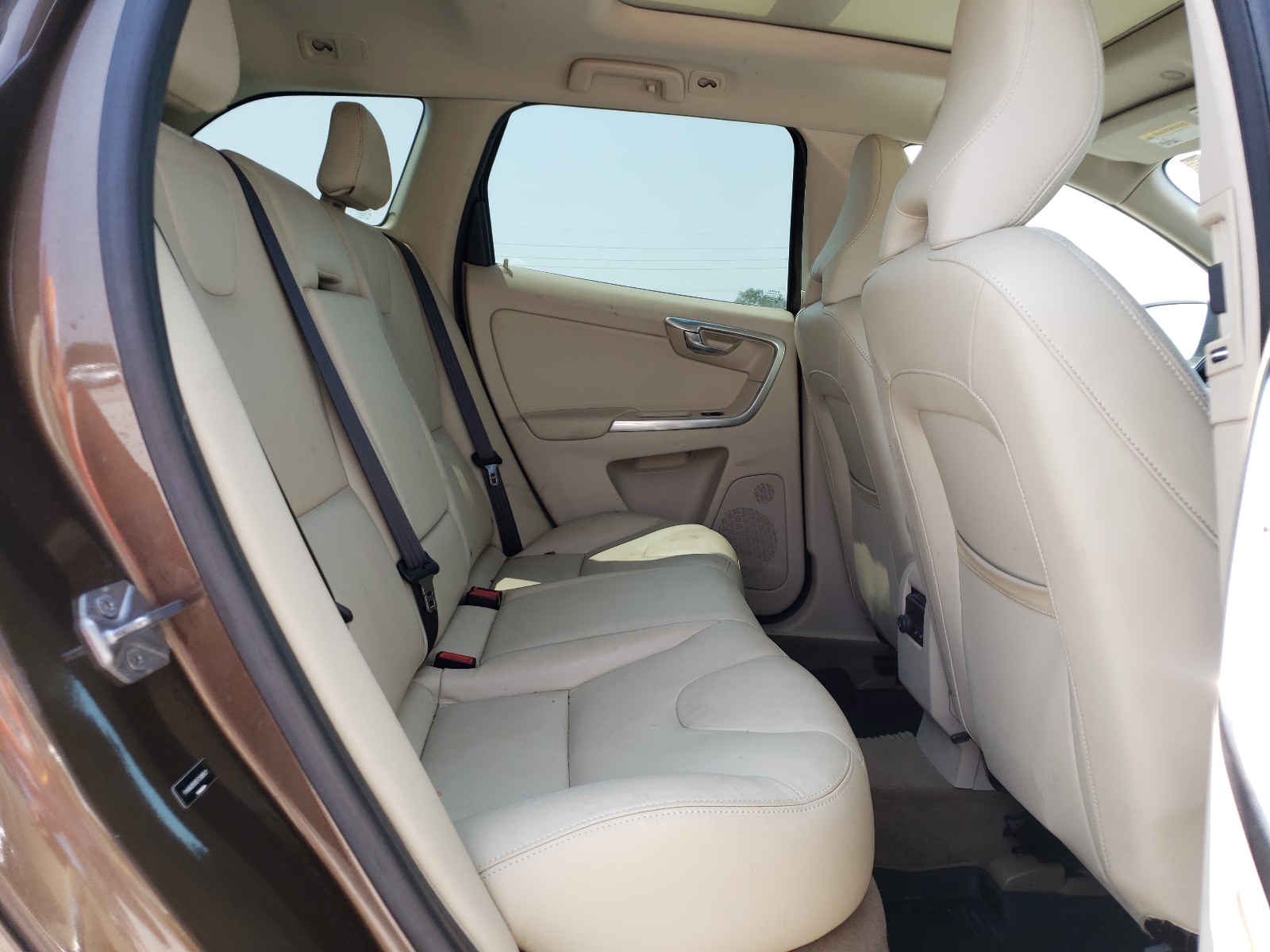 Photo 6 from auction – 2015 VOLVO XC60 T6 PR with VIN YV4902RC8F2589521