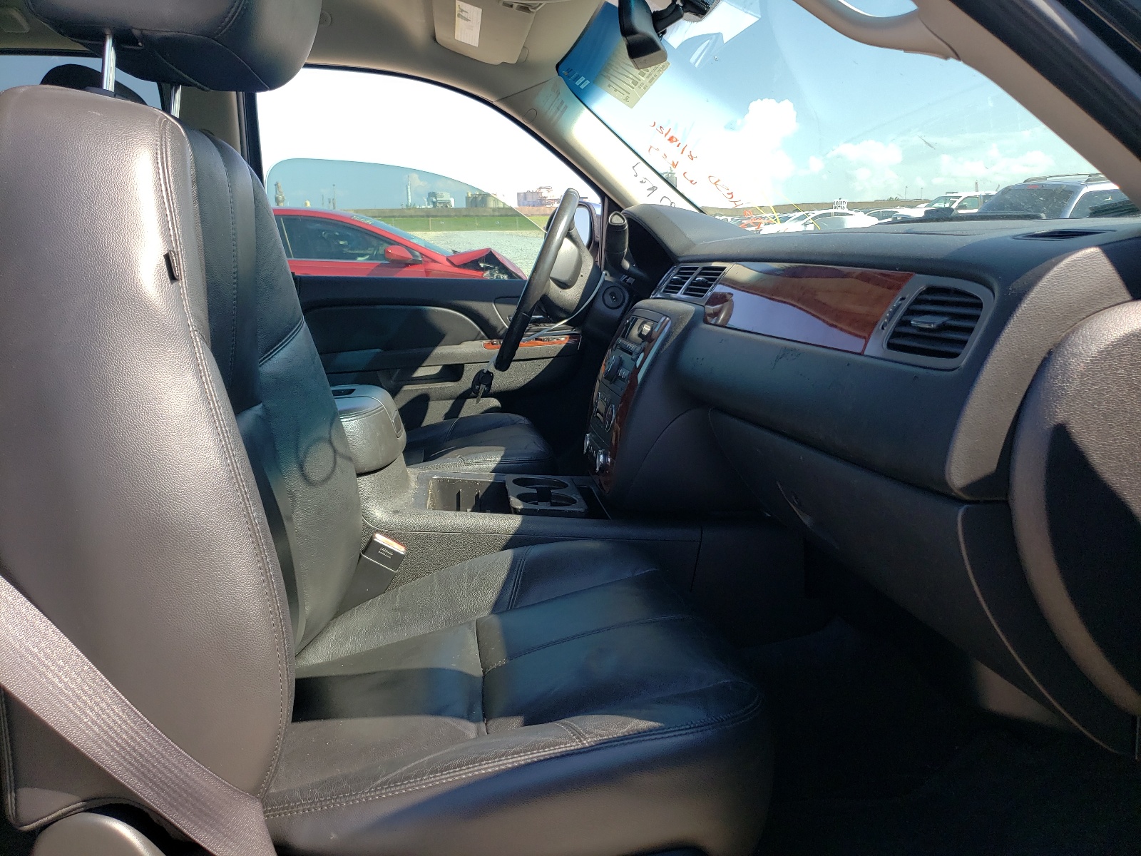 Photo 5 from auction – 2011 CHEVROLET TAHOE C150 with VIN 1GNSCBE01BR304058
