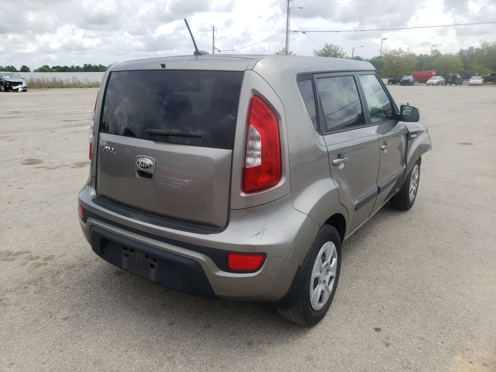Zdjęcie 4 z aukcji – 2013 KIA SOUL z VIN KNDJT2A54D7576818