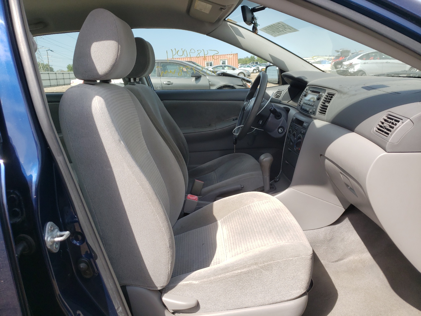 Photo 5 from auction – 2005 TOYOTA COROLLA CE with VIN JTDBR32E150054164