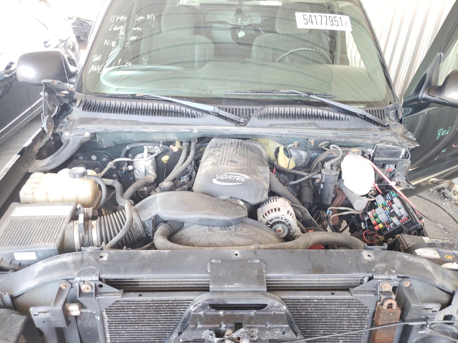 Photo 7 from auction – 2004 CHEVROLET SILVERADO with VIN 1GCEK19TX4E108105