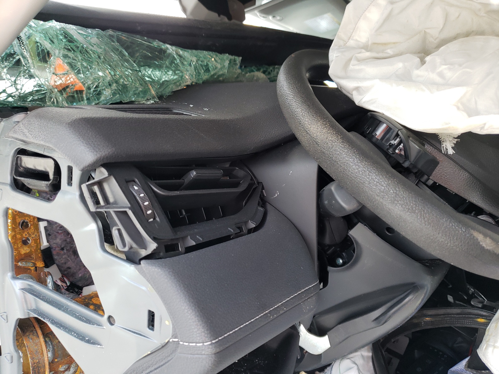 Photo 8 from auction – 2020 TOYOTA RAV4 LE with VIN 2T3H1RFV7LC078445