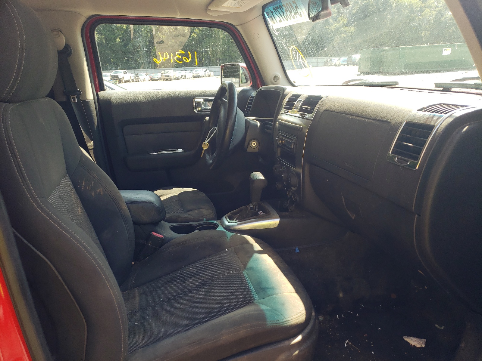 Photo 5 from auction – 2006 HUMMER H3 with VIN 5GTDN136X68307753