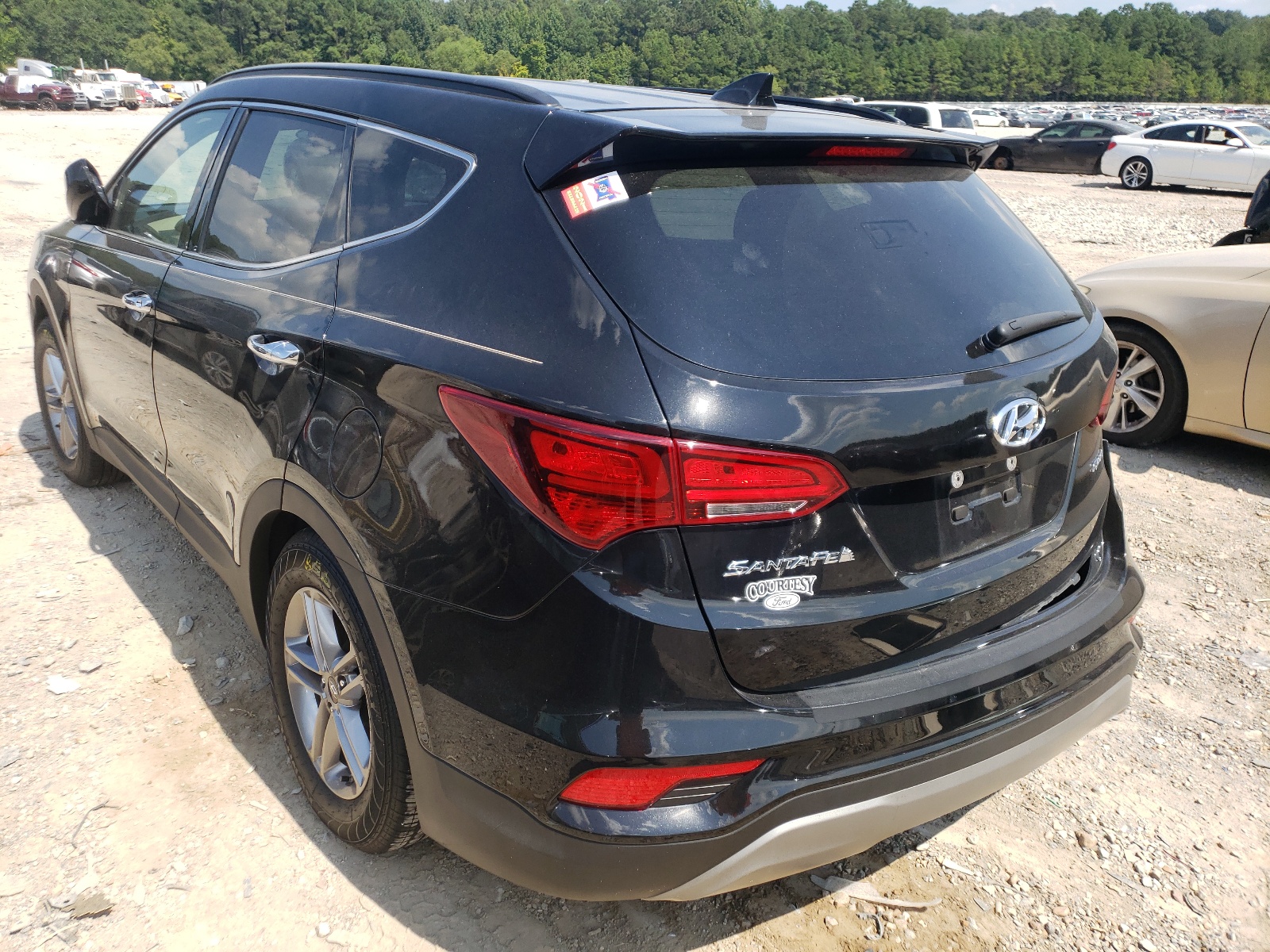 Photo 3 from auction – 2017 HYUNDAI SANTA FE S with VIN 5NMZU3LB4HH029779