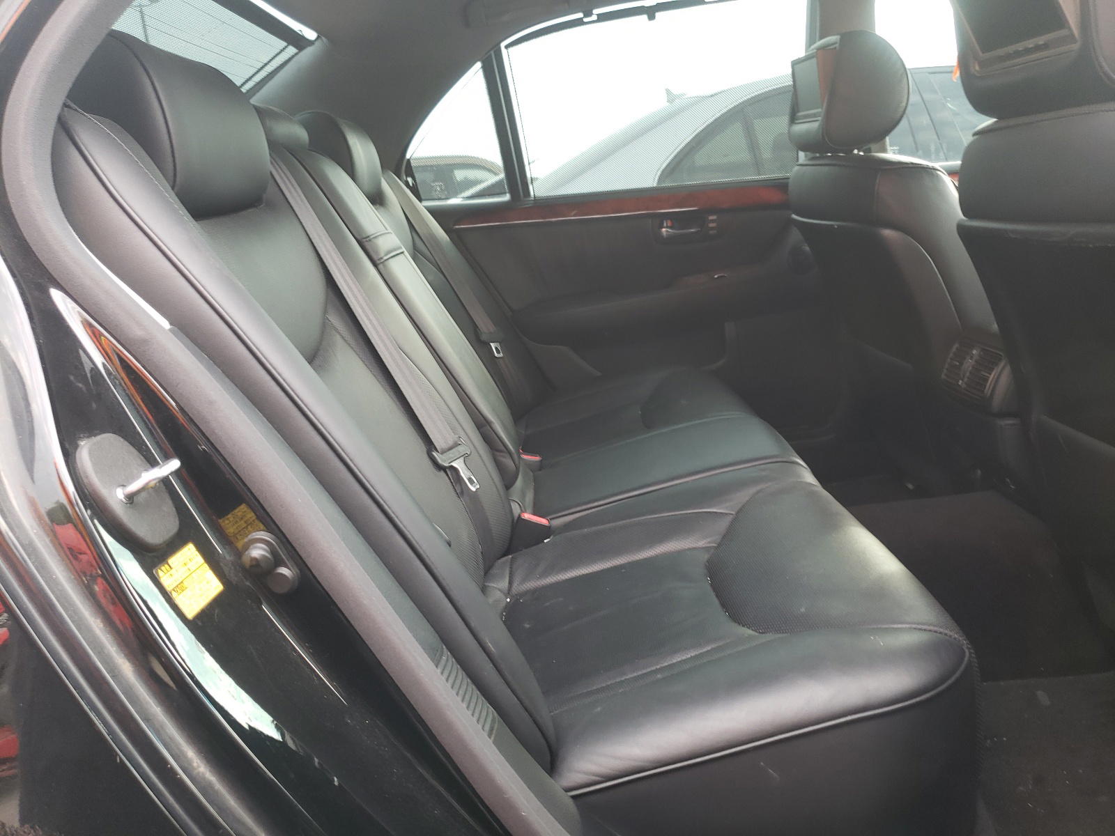 Photo 6 from auction – 2005 LEXUS LS 430 with VIN JTHBN36F955019324