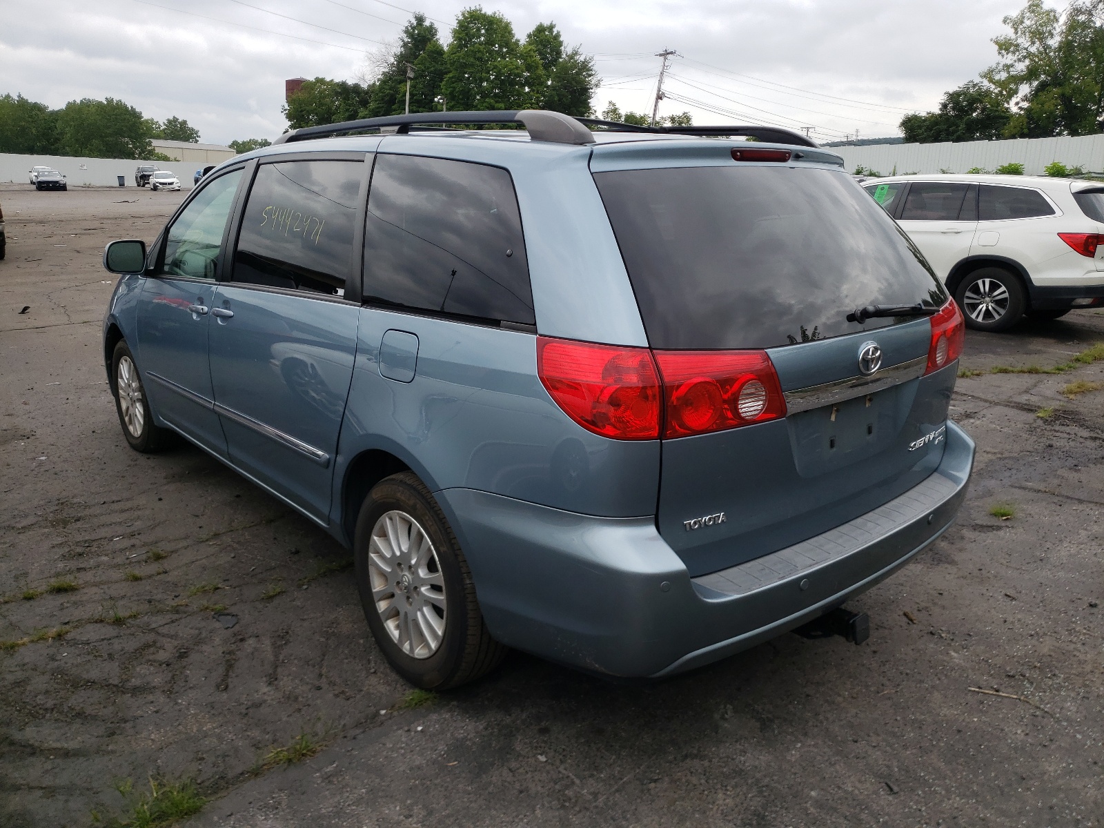 Photo 3 from auction – 2008 TOYOTA SIENNA with VIN 5TDBK22C08S011742