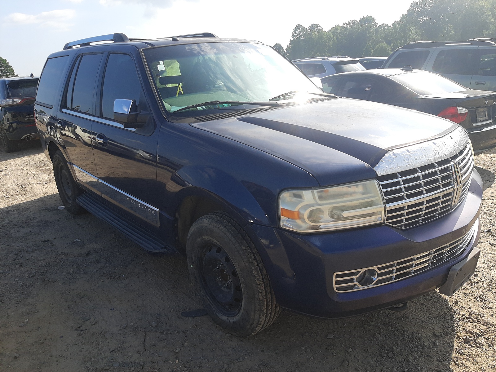 LINCOLN NAVIGATOR 2007 with VIN 5LMFU27517LJ12044 - Photo from auction