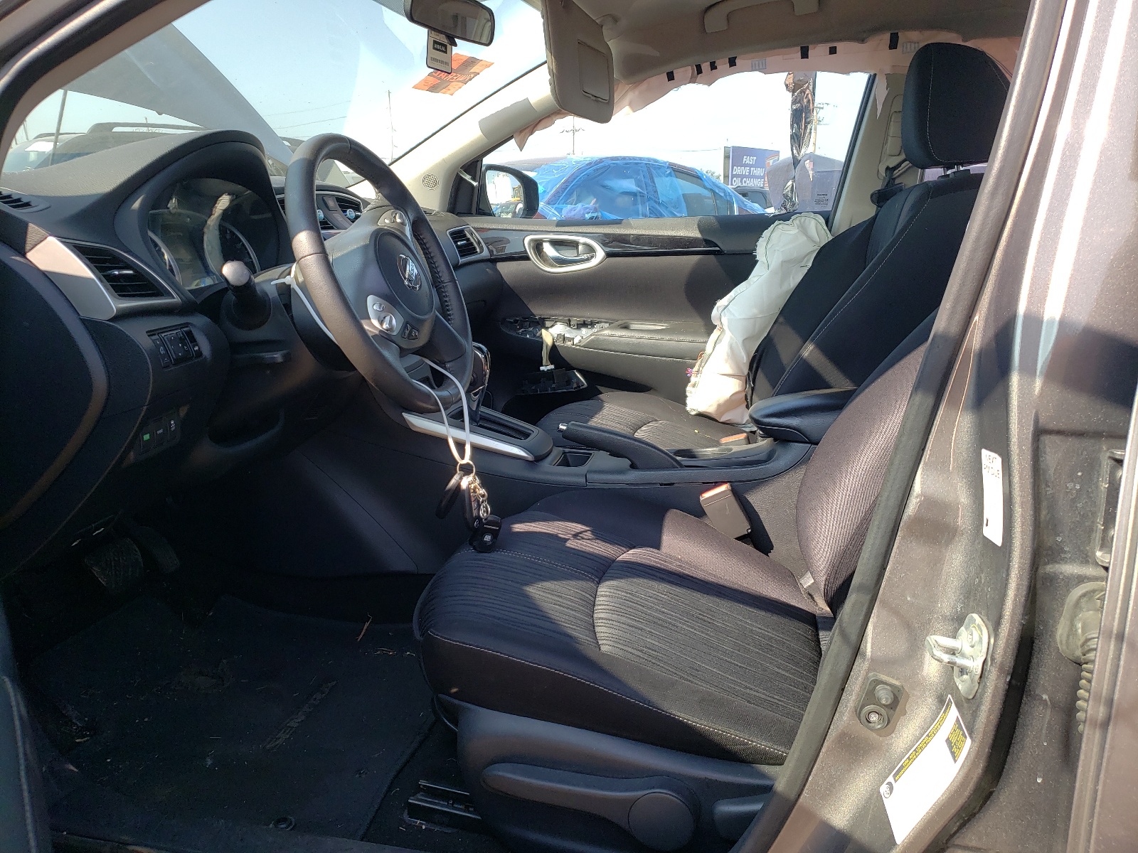Photo 5 from auction – 2016 NISSAN SENTRA S with VIN 3N1AB7AP2GL651438