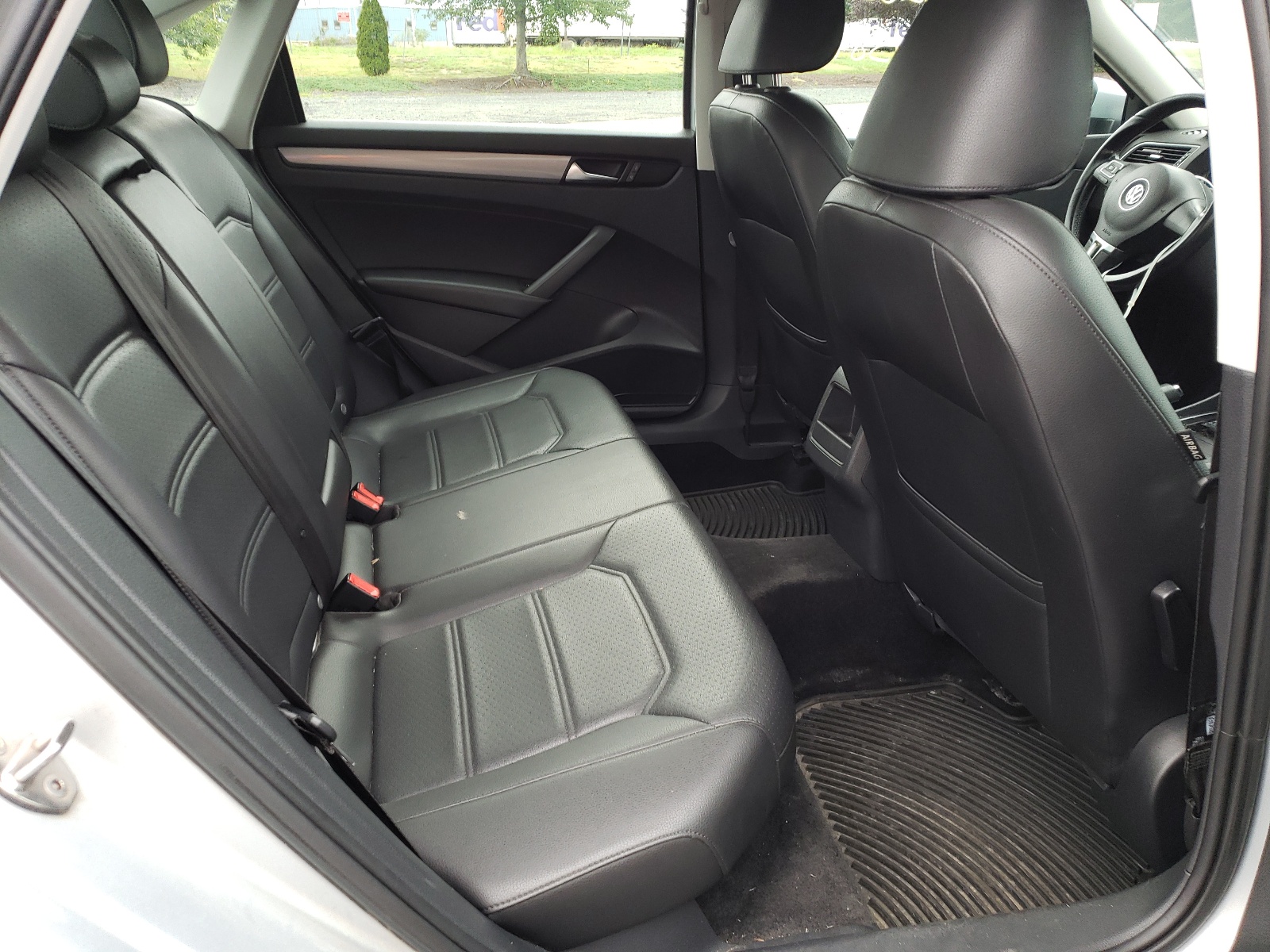 Photo 6 from auction – 2015 VOLKSWAGEN PASSAT S with VIN 1VWAT7A3XFC045626
