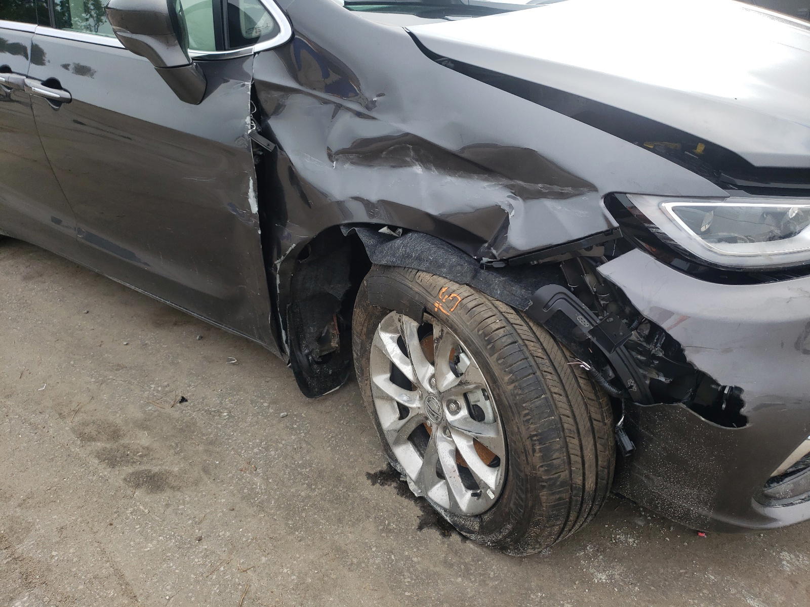 Photo 9 from auction – 2021 CHRYSLER PACIFICA T with VIN 2C4RC1BG6MR560194