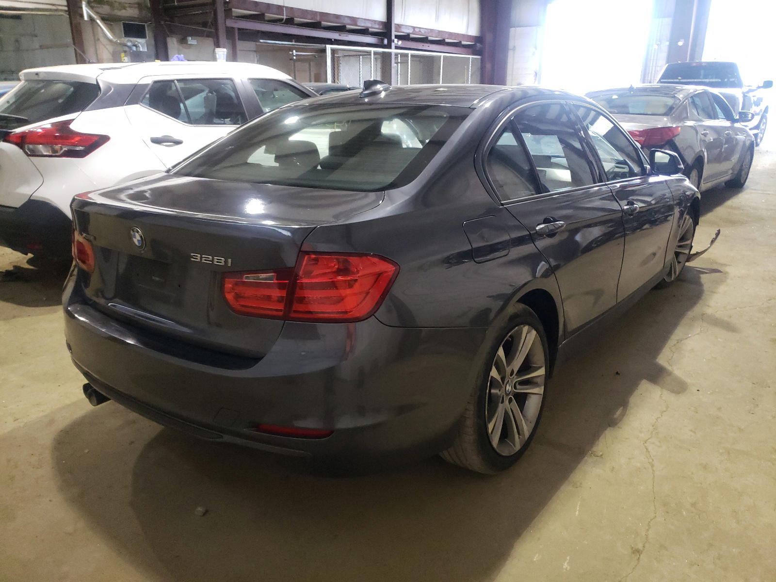 Photo 4 from auction – 2013 BMW 328 XI with VIN WBA3B3C54DF533114