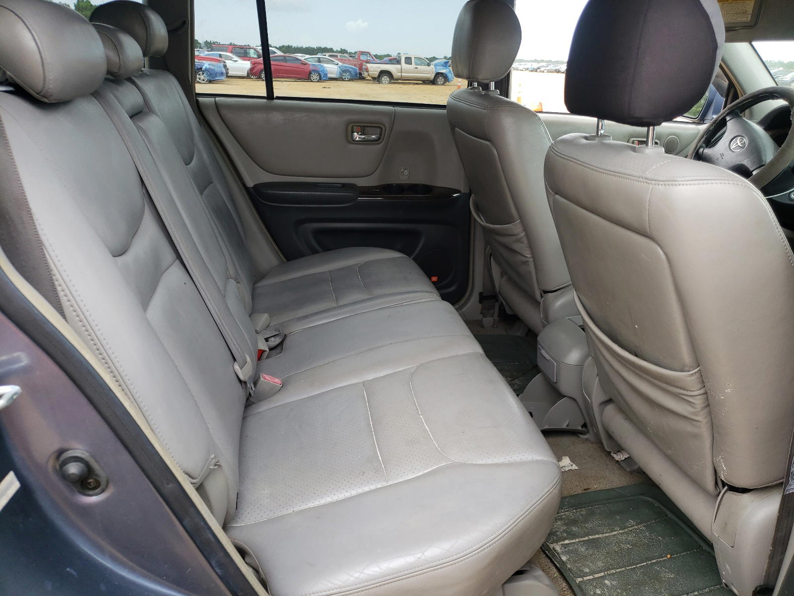 Photo 6 from auction – 2002 TOYOTA HIGHLANDER with VIN JTEHF21A920085357