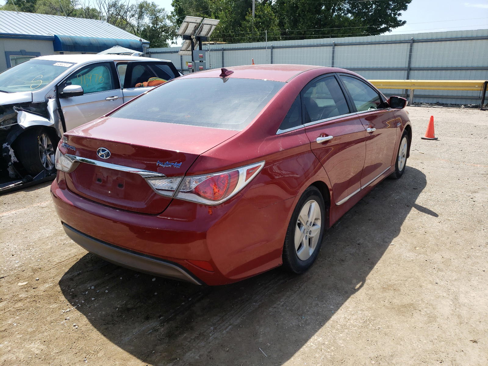 Photo 4 from auction – 2012 HYUNDAI SONATA HYB with VIN KMHEC4A45CA034953