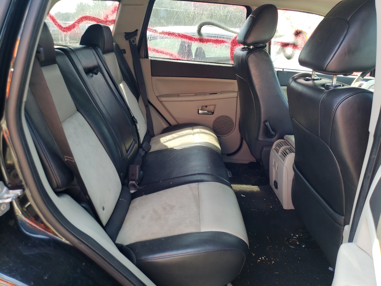 Photo 6 from auction – 2010 JEEP GRAND CHER with VIN 1J4RR5GT2AC138014