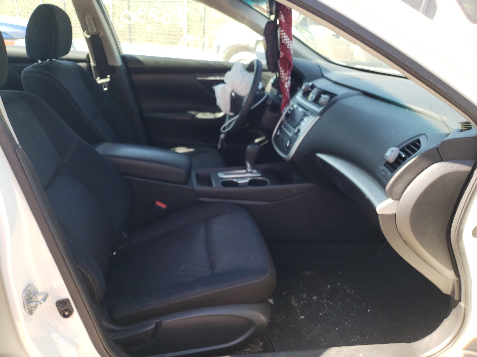 Photo 5 from auction – 2016 NISSAN ALTIMA 2.5 with VIN 1N4AL3AP3GN364652