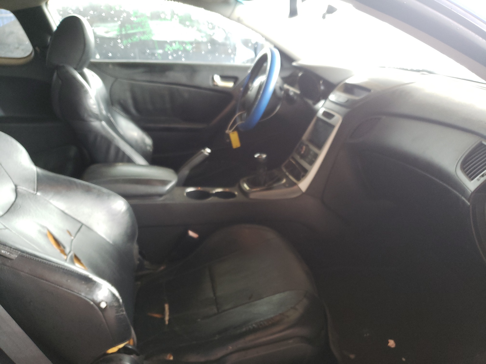 Photo 5 from auction – 2011 HYUNDAI GENESIS CO with VIN KMHHU6KH1BU057537