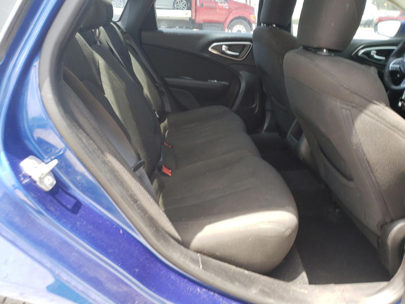 Photo 6 from auction – 2016 CHRYSLER 200 LIMITE with VIN 1C3CCCABXGN117267