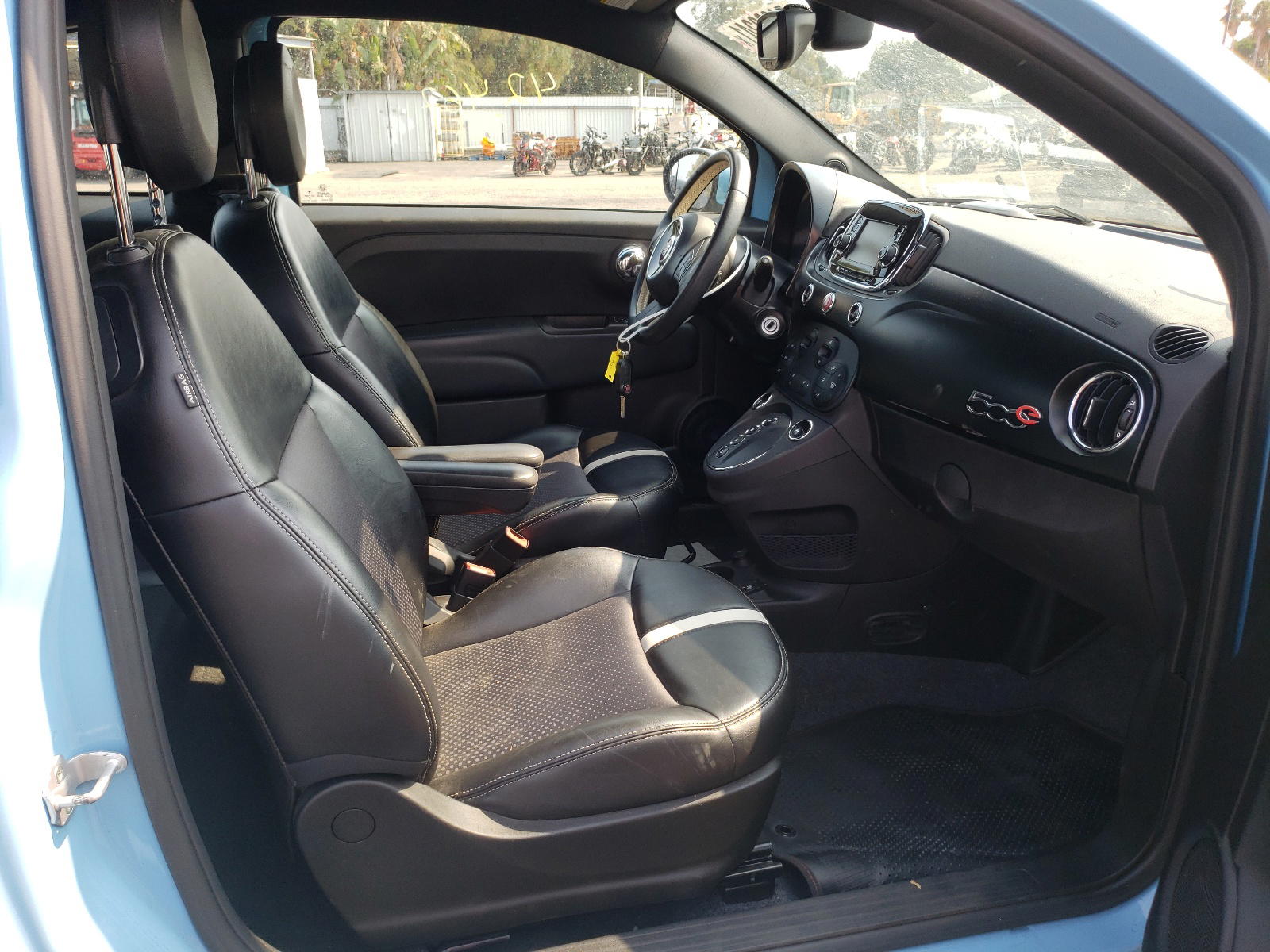 Photo 5 from auction – 2017 FIAT 500 ELECTR with VIN 3C3CFFGE7HT514060