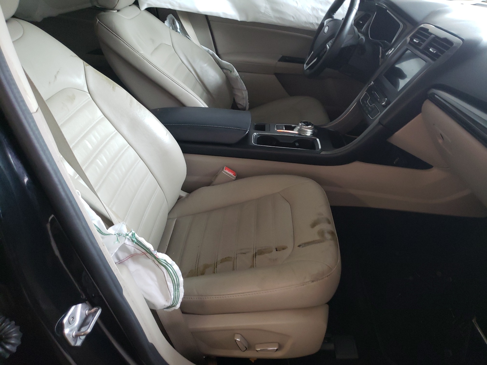 Photo 5 from auction – 2017 FORD FUSION SE with VIN 3FA6P0H98HR198319