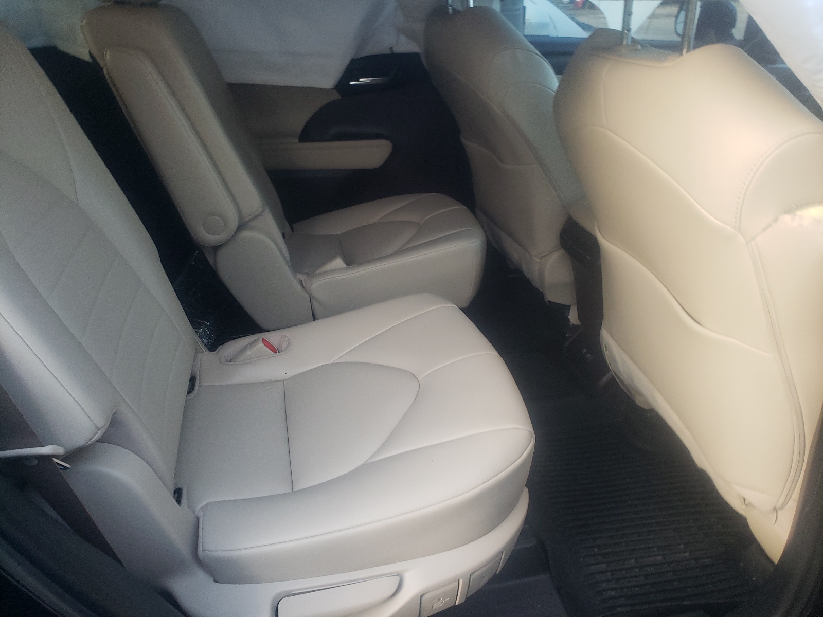 Photo 6 from auction – 2021 TOYOTA HIGHLANDER with VIN 5TDGZRBH9MS088299