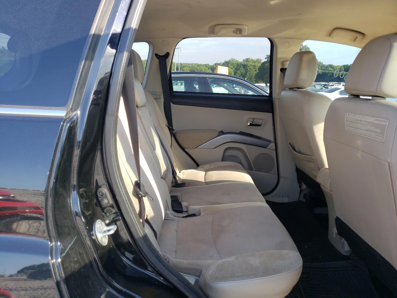 Photo 6 from auction – 2012 MITSUBISHI OUTLANDER with VIN JA4JS4AX4CU004240
