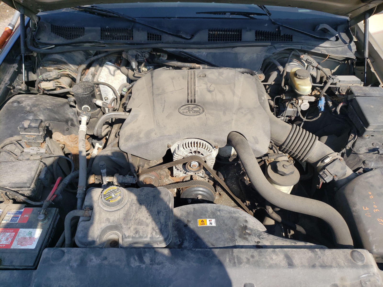 Photo 7 from auction – 2000 MERCURY GRAND MARQ with VIN 2MEFM75W8YX698745