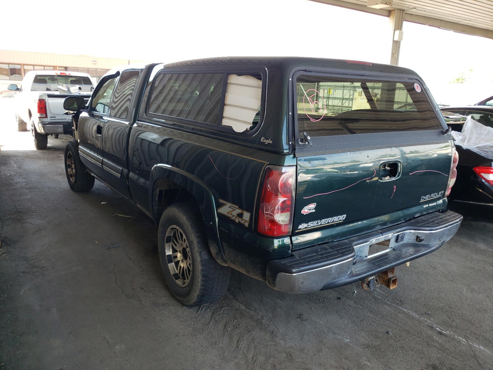 Photo 3 from auction – 2004 CHEVROLET SILVERADO with VIN 1GCEK19TX4E108105