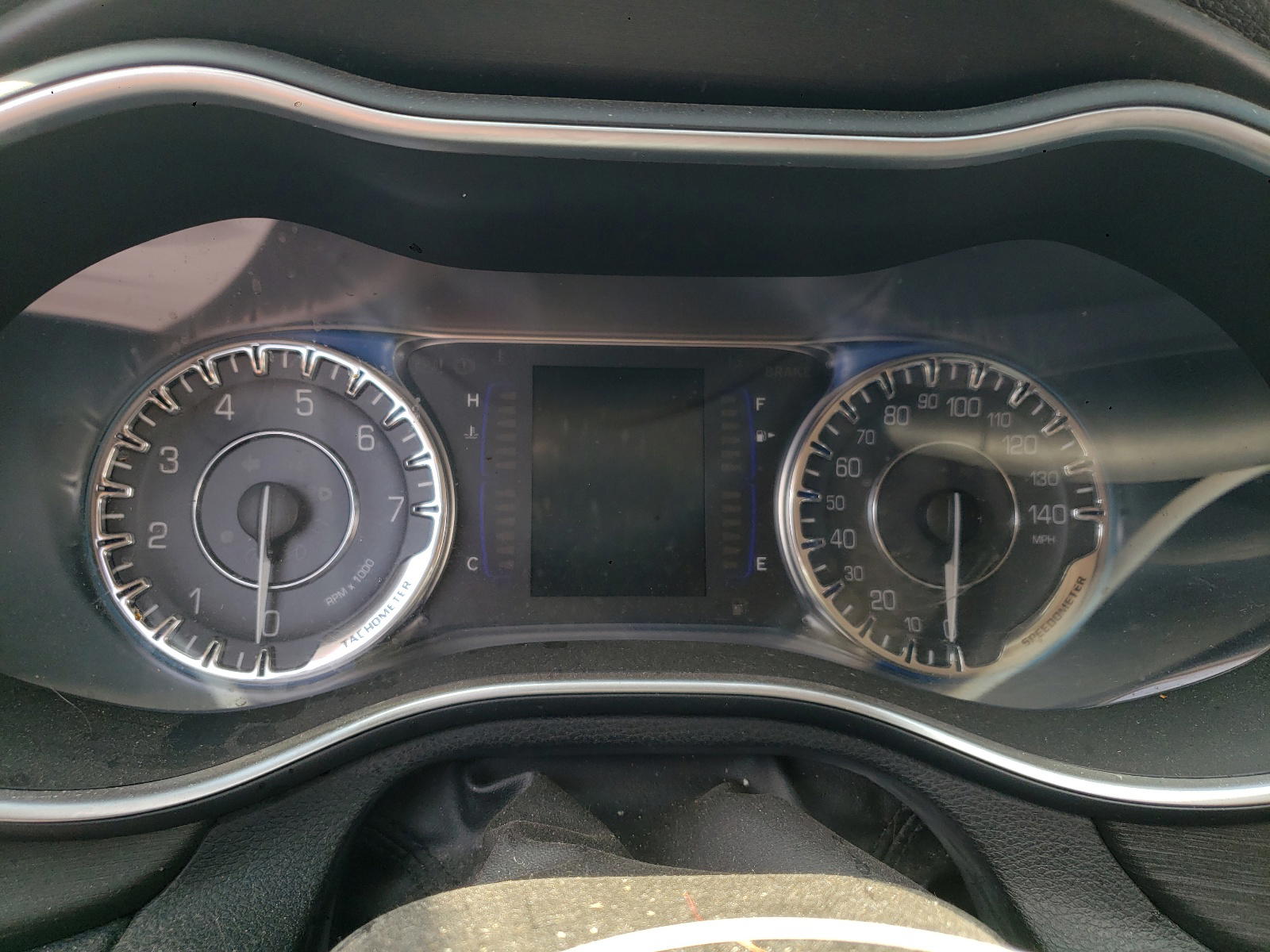 Photo 8 from auction – 2015 CHRYSLER 200 LIMITE with VIN 1C3CCCAB1FN598766