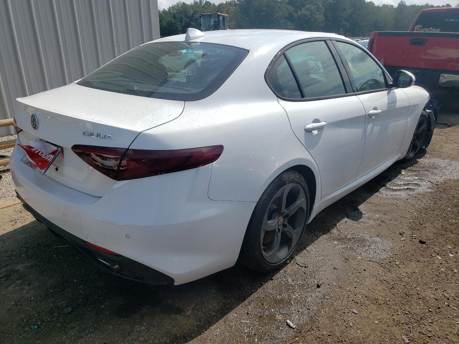 Photo 4 from auction – 2017 ALFA ROMEO GIULIA with VIN ZARFAEBN5H7555841