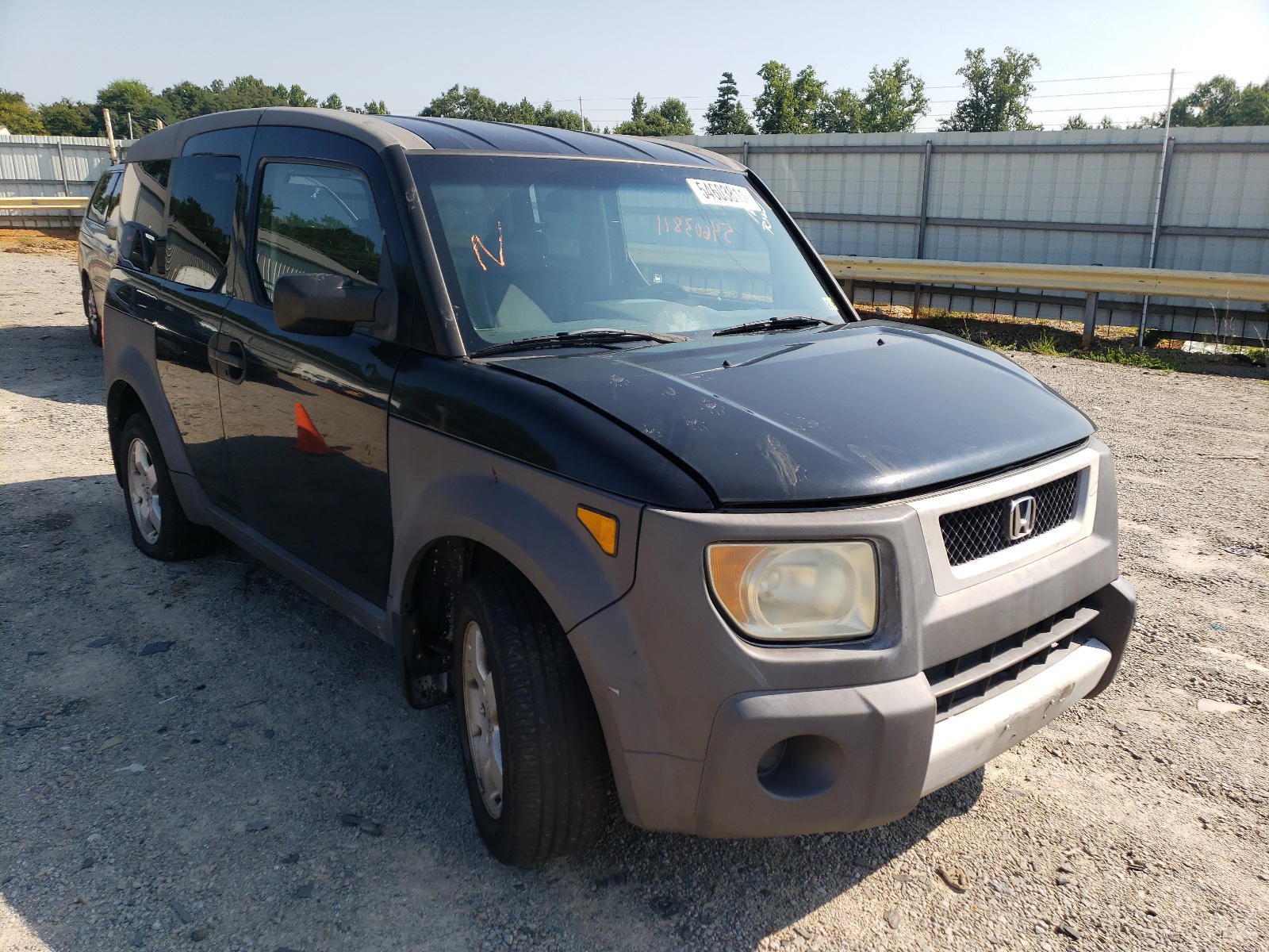 HONDA ELEMENT EX 2003 with VIN 5J6YH28533L034079 - Photo from auction