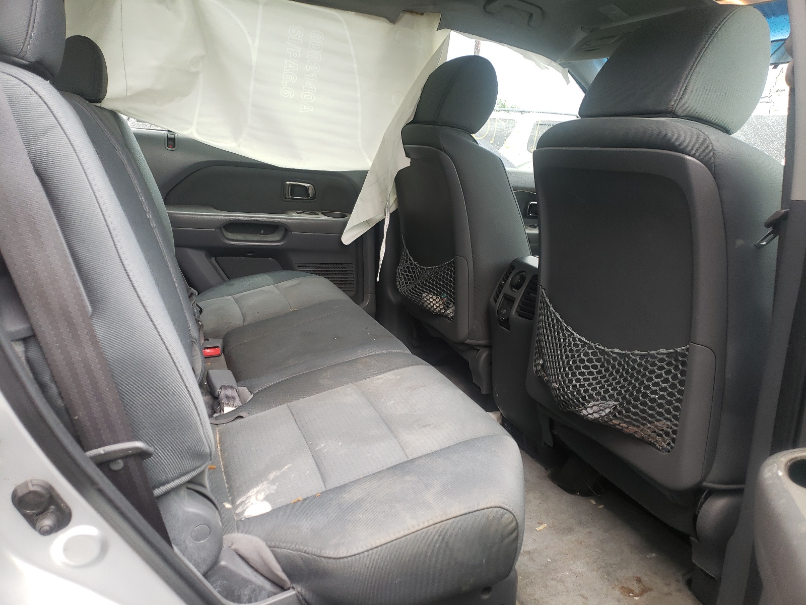 Photo 6 from auction – 2006 HONDA PILOT LX with VIN 2HKYF18106H552940