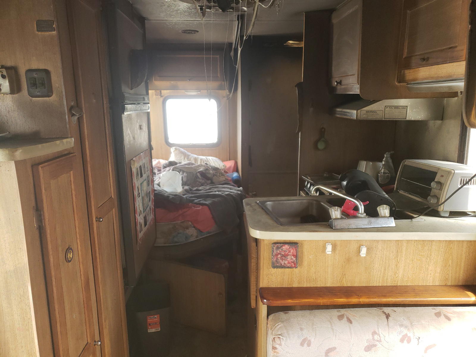 Photo 6 from auction – 1987 COACH CRUSADER with VIN 1FDKE30L3HHB36265