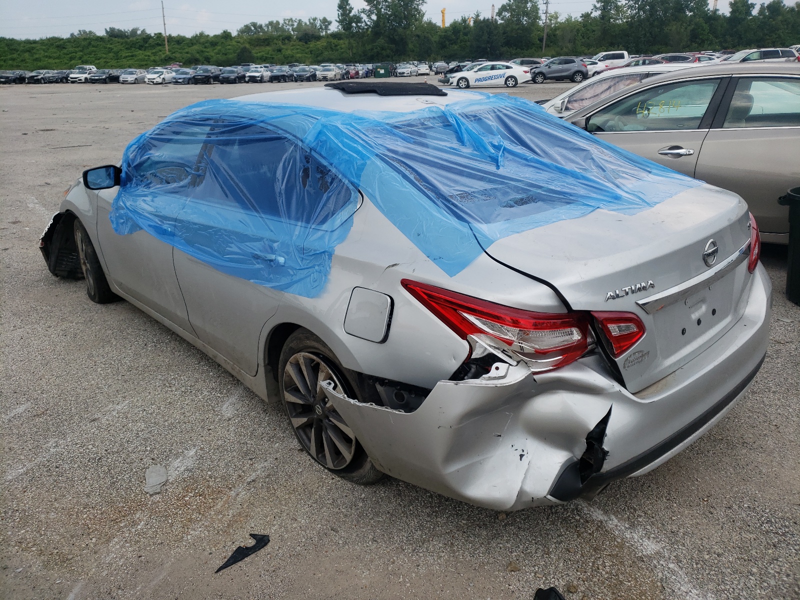Photo 3 from auction – 2017 NISSAN ALTIMA 2.5 with VIN 1N4AL3AP4HC217883