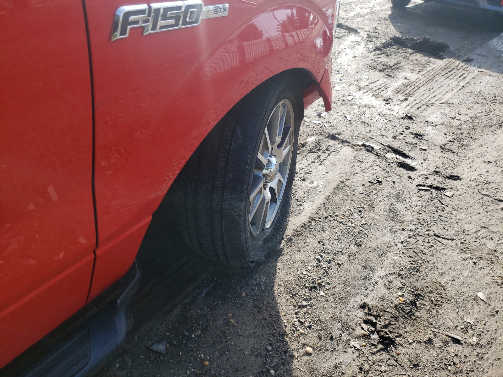 Zdjęcie 9 z aukcji – 2014 FORD F150 SUPER z VIN 1FTFX1EF3EKD49948