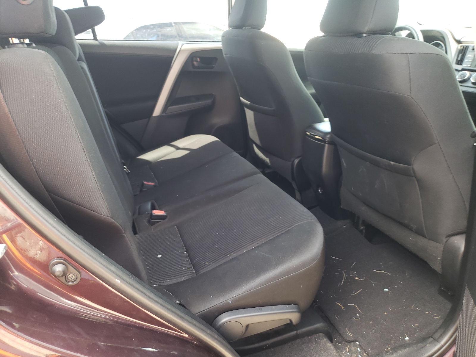 Photo 6 from auction – 2016 TOYOTA RAV4 LE with VIN 2T3ZFREV2GW248786