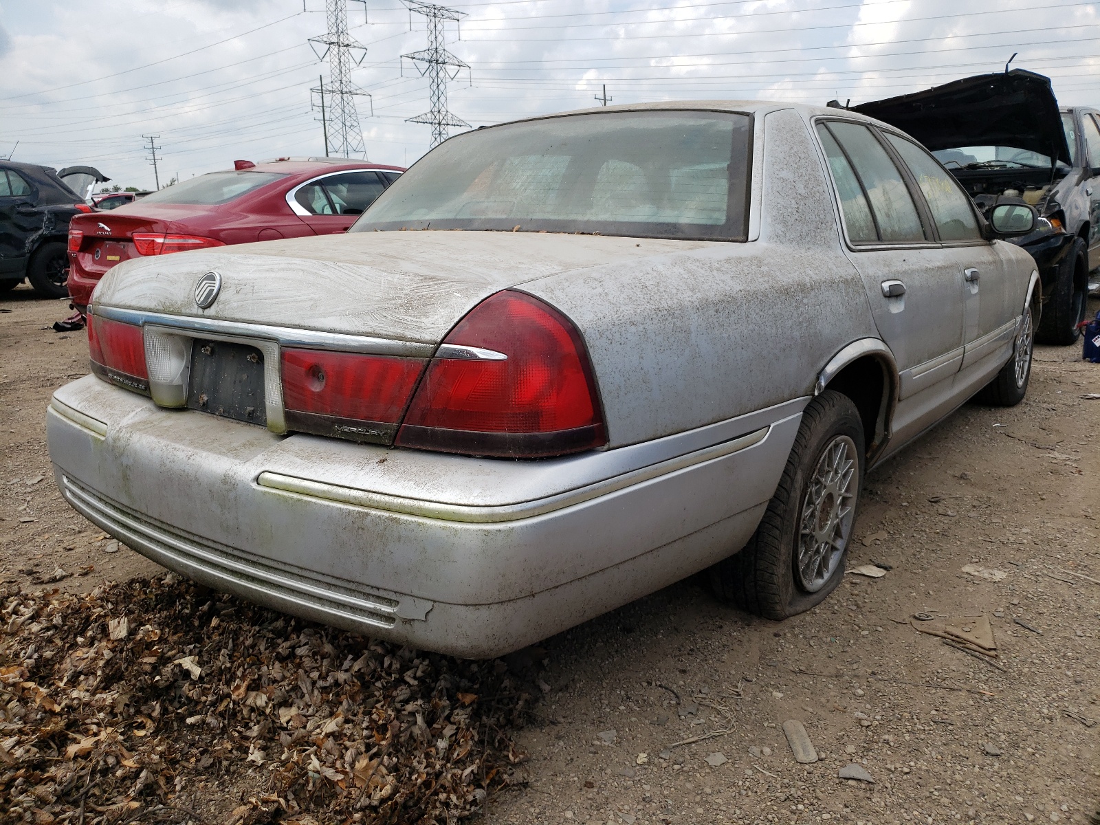 Photo 4 from auction – 2001 MERCURY GRAND MARQ with VIN 2MEFM74W01X692915