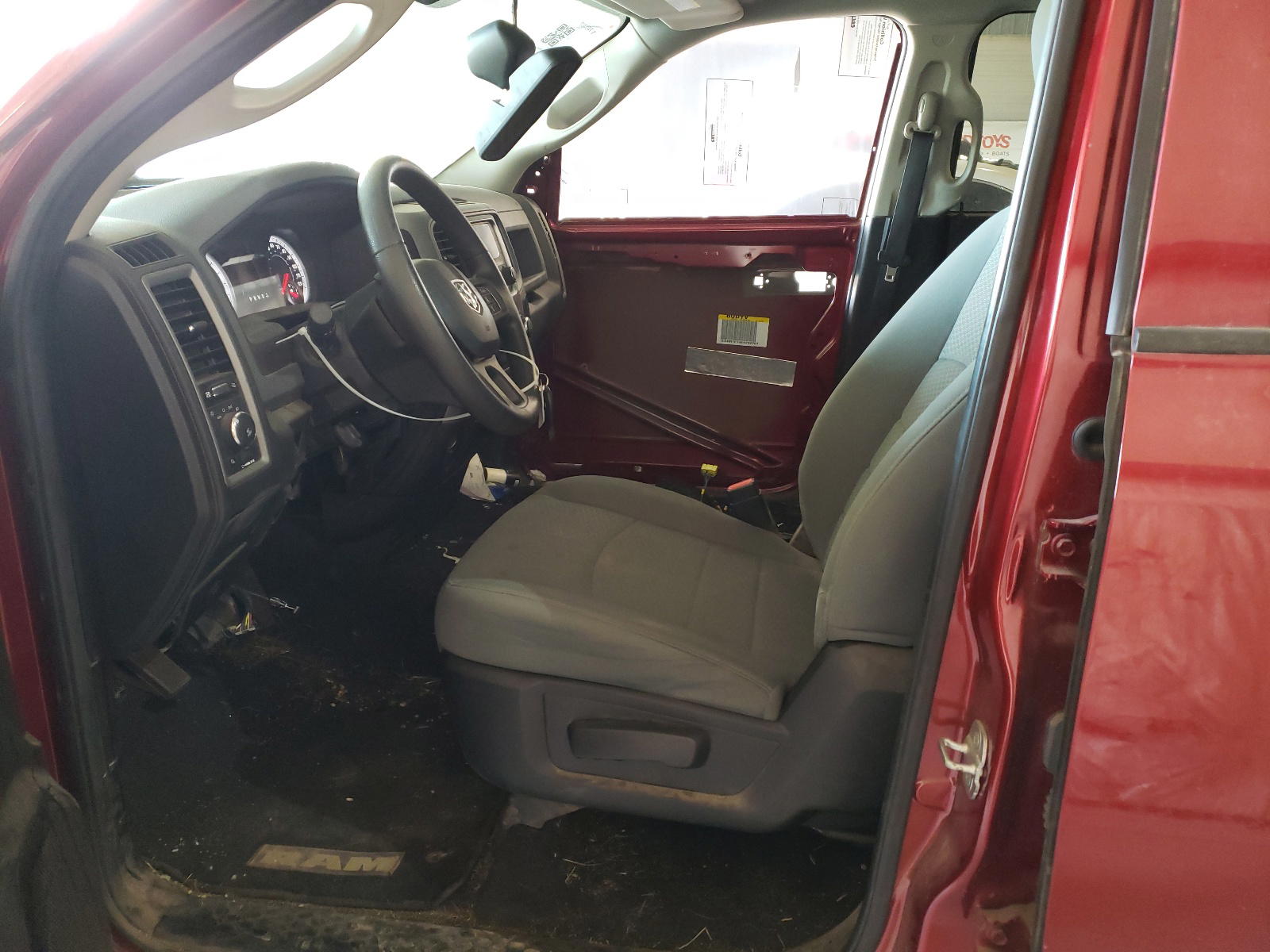 Photo 5 from auction – 2014 RAM 1500 ST with VIN 1C6RR7FT4ES242767