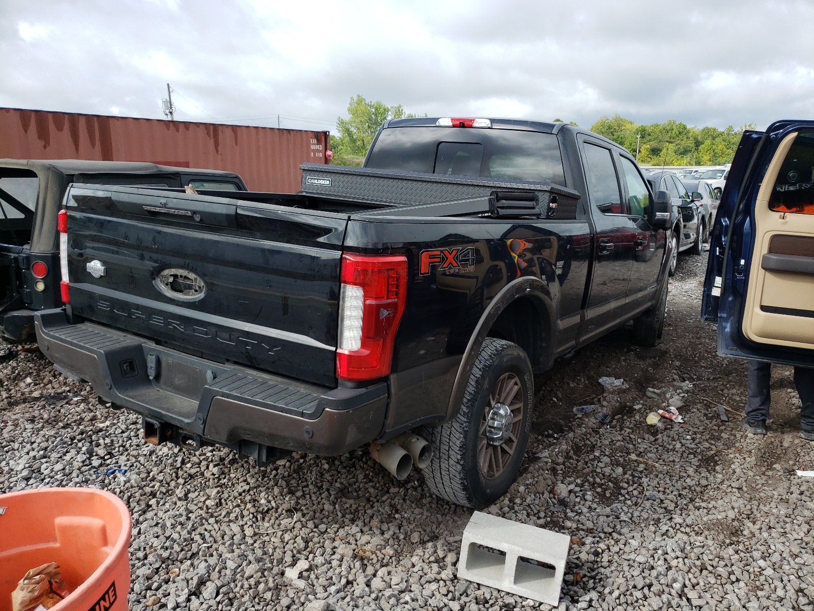 Photo 4 from auction – 2017 FORD F250 SUPER with VIN 1FT7W2BT2HEC38172