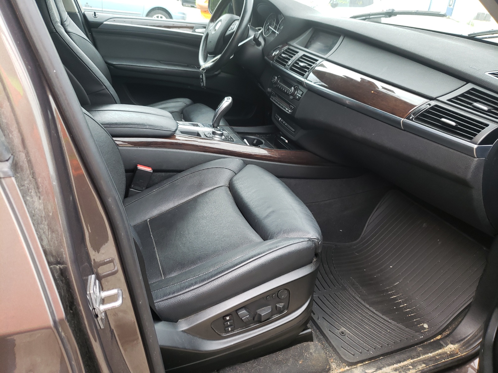 Photo 5 from auction – 2011 BMW X5 XDRIVE3 with VIN 5UXZW0C53BL662698