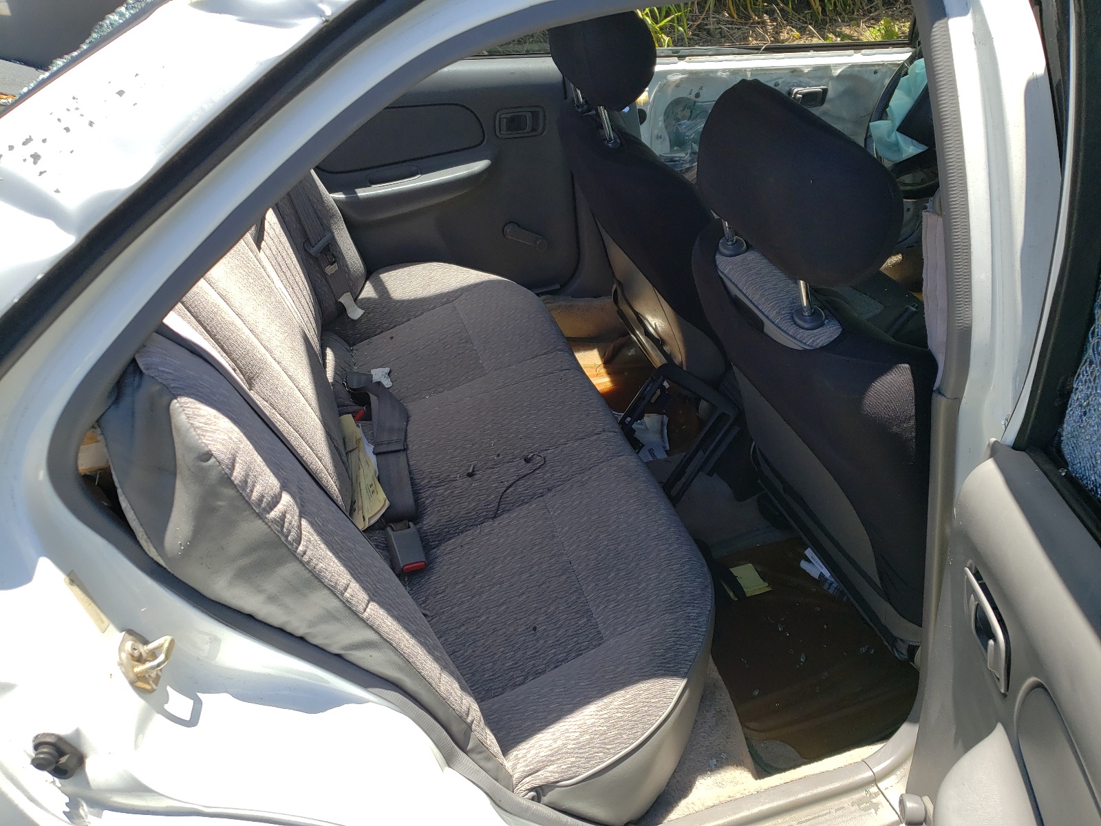 Photo 6 from auction – 1999 NISSAN SENTRA BAS with VIN 1N4AB41D9XC728700