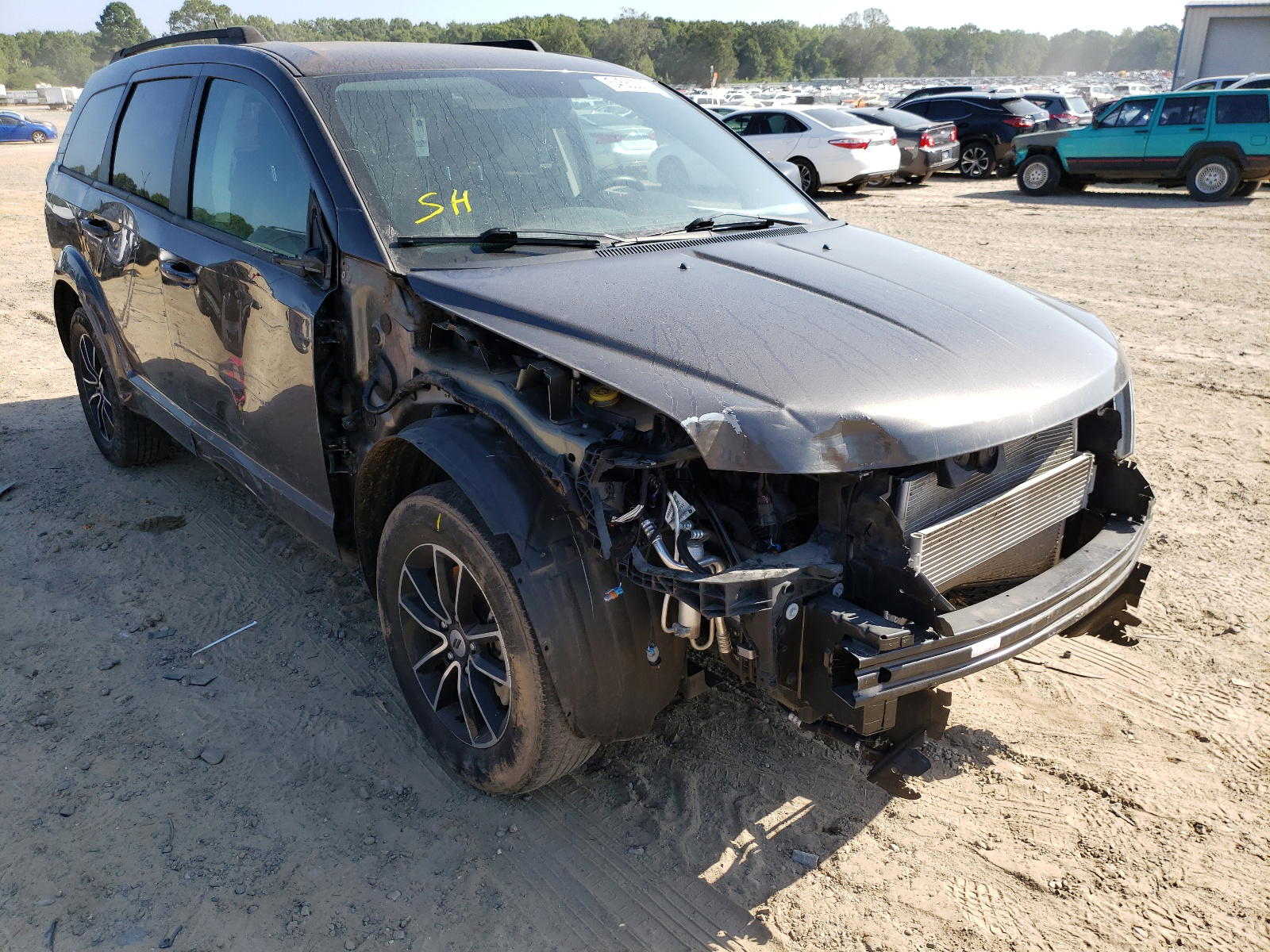DODGE JOURNEY SE 2018 with VIN 3C4PDCAB0JT236673 - Photo from auction