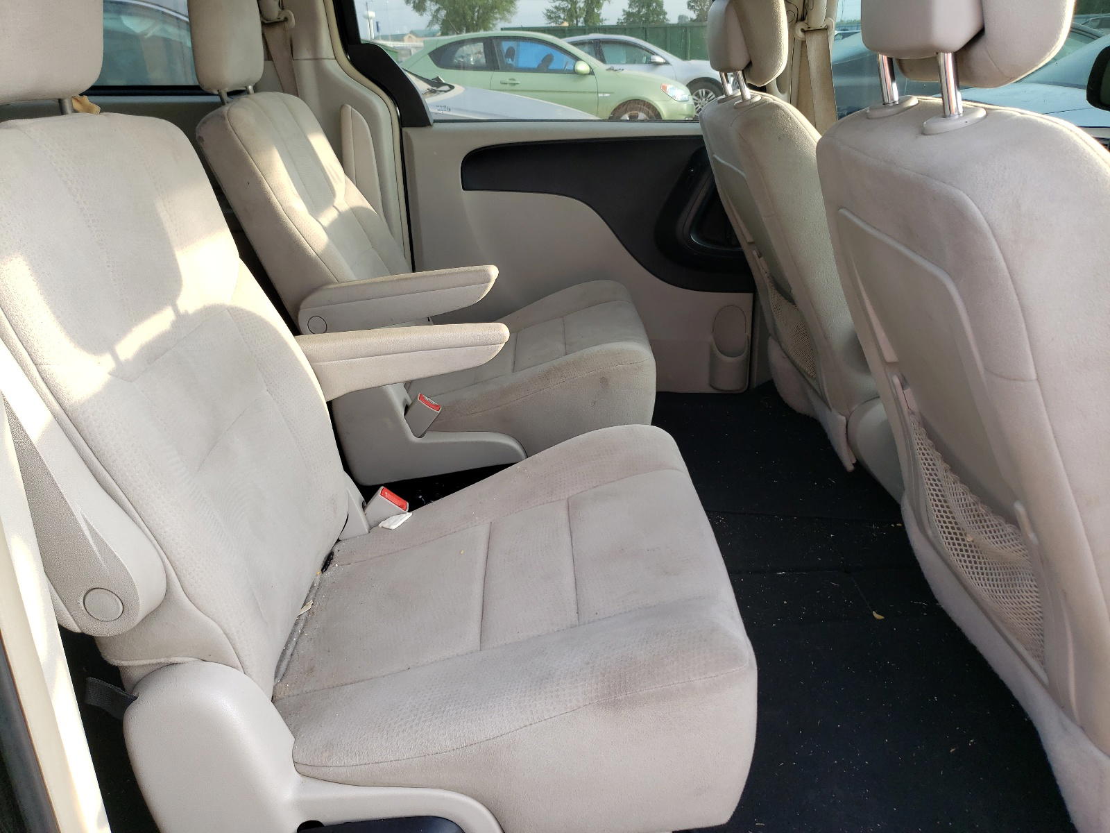 Photo 6 from auction – 2011 DODGE GRAND CARA with VIN 2D4RN5DG8BR671974